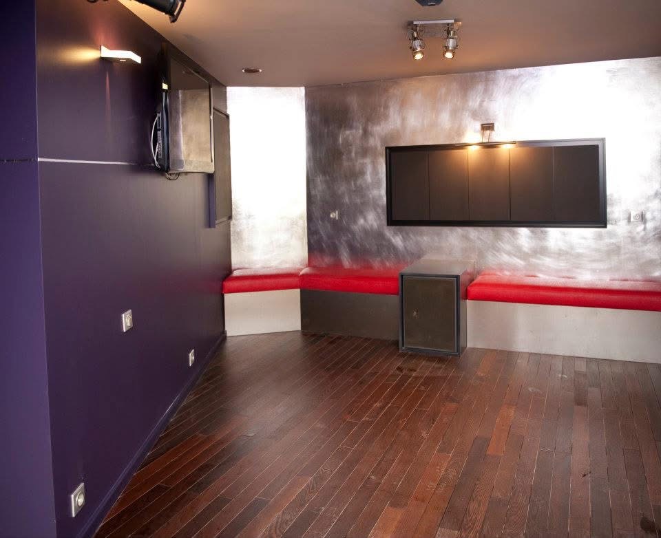 Mur décoratif bleu et argent